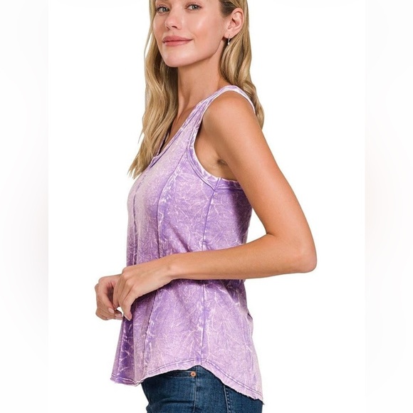 Lavender Sleeveless Women's Top - Picture 2 of 2